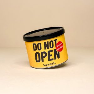 Do not open vasetto di latta con manina