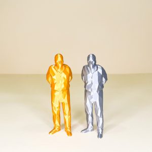 UMARELL – statuetta anziano che osserva i cantieri – stampa 3D – ORO E ARGENTO